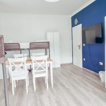Sechsbettzimmer "Blau" In Zentraler Lage BRE Buitenkant foto